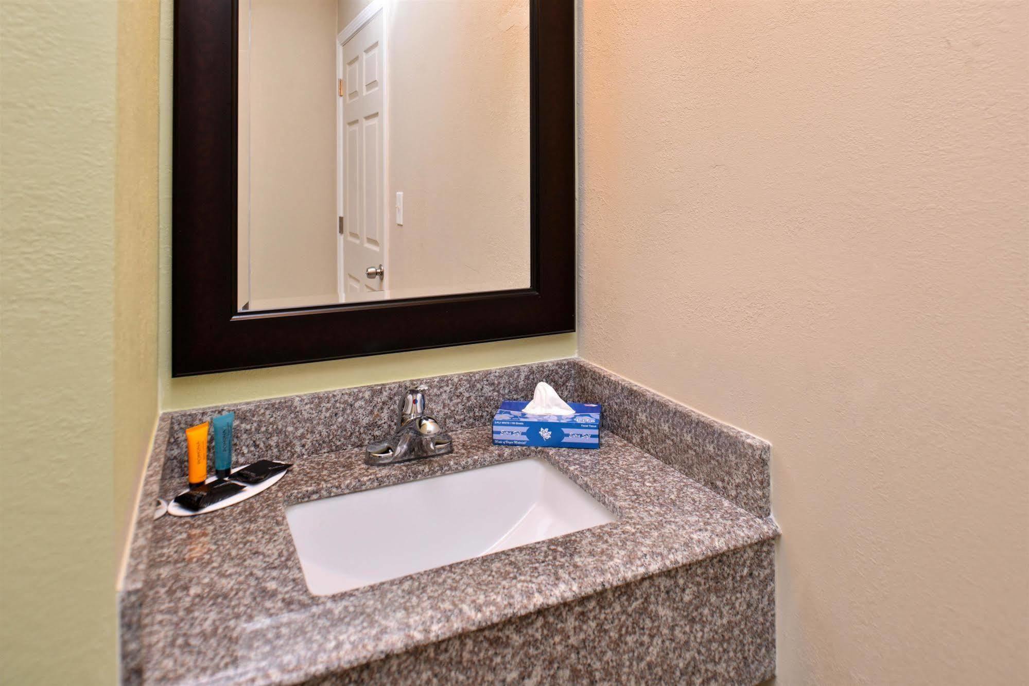 America'S Best Value Inn - Memphis Airport Buitenkant foto